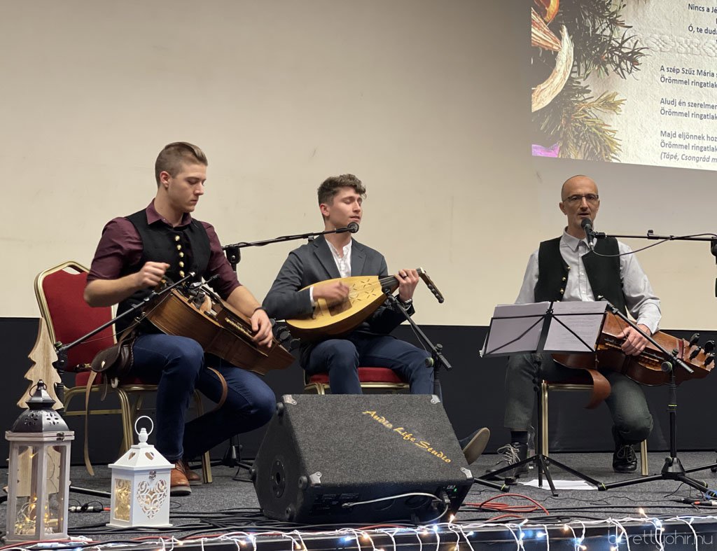 Fellobbant a szeretet lángja 22